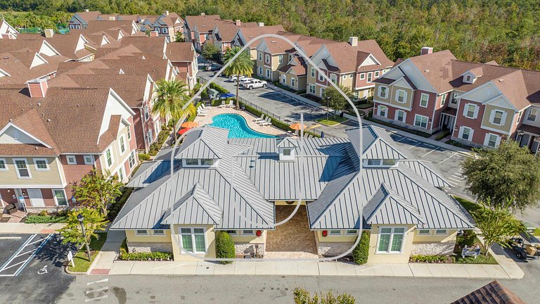 3BR Townhome w/ Themed Room - Summerville