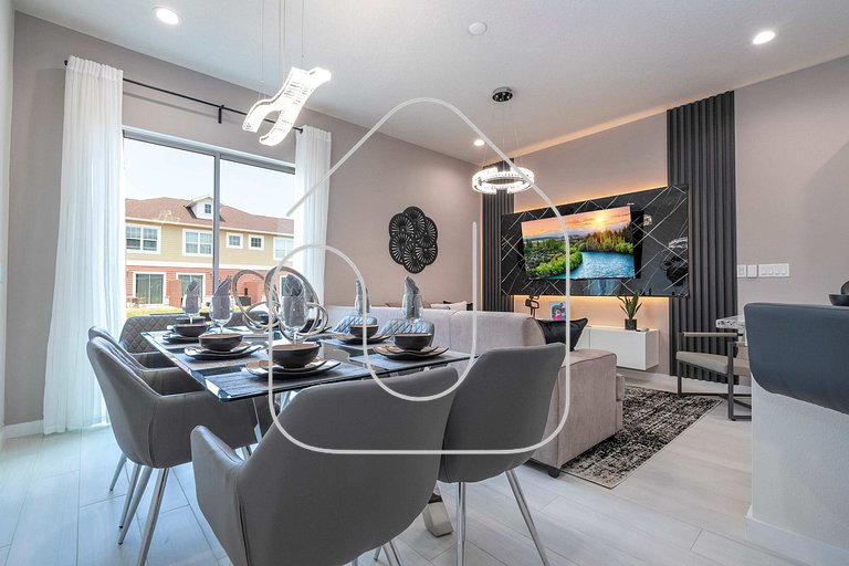 3BR Townhome w/ Themed Room - Summerville