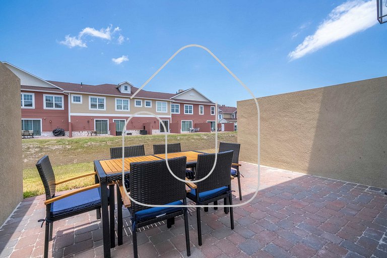 3BR Townhome w/ Themed Room - Summerville