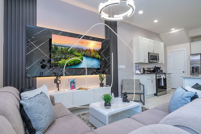 3BR Townhome w/ Themed Room - Summerville