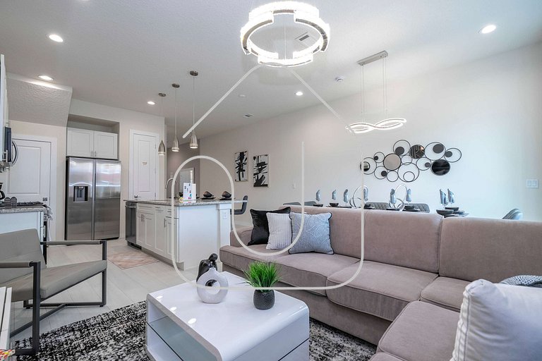 3BR Townhome w/ Themed Room - Summerville