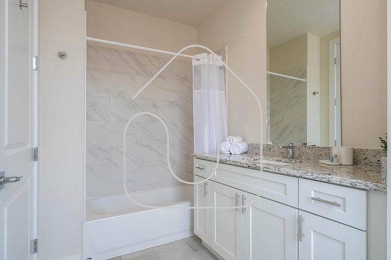 3BR Townhome w/ Themed Room - Summerville