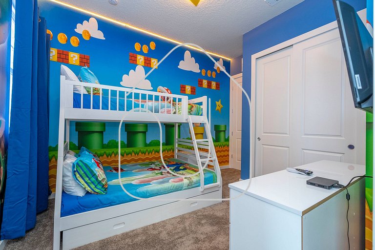 3BR Townhome w/ Themed Room - Summerville