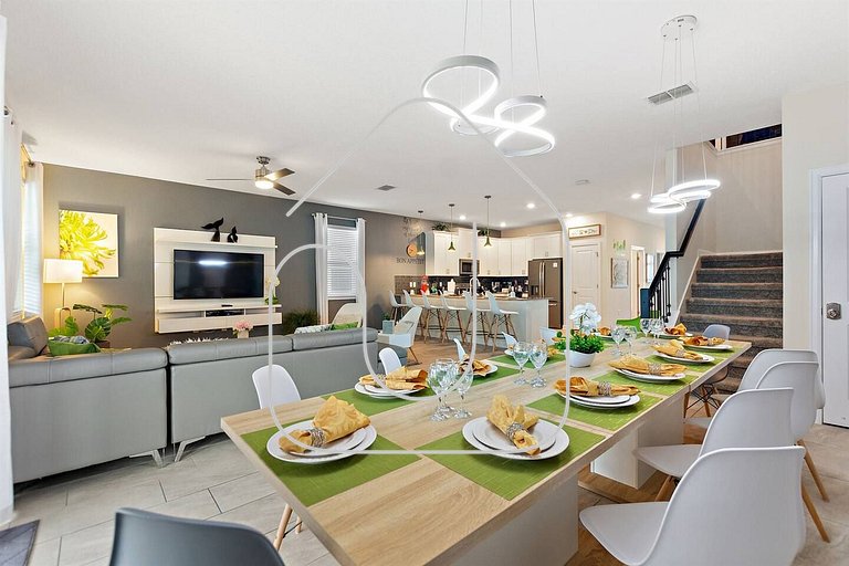 Bookmark Villa 8BR @ Storey Lake w/ Pool