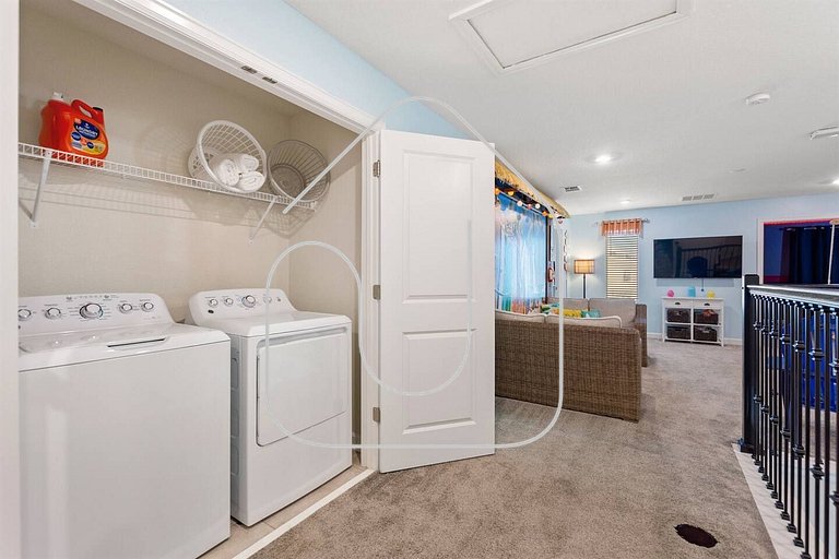 Bookmark Villa 8BR @ Storey Lake w/ Pool