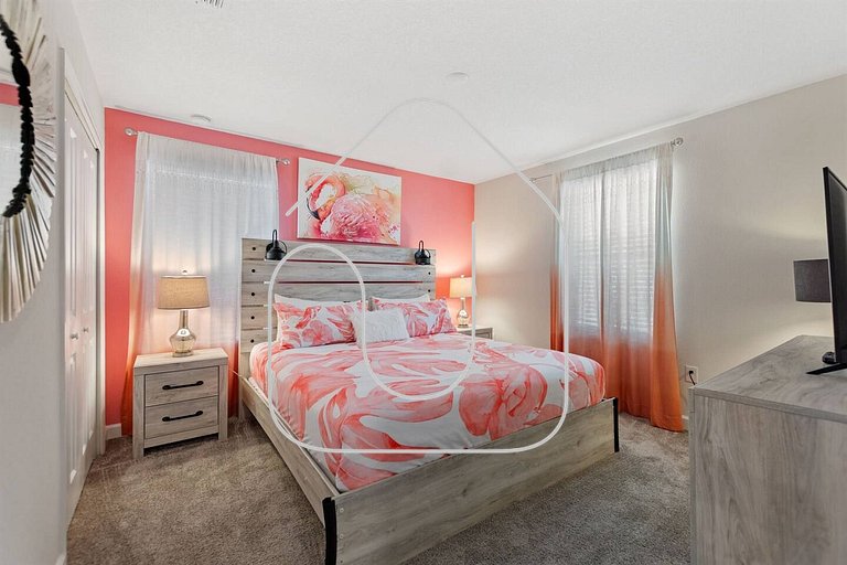 Bookmark Villa 8BR @ Storey Lake w/ Pool