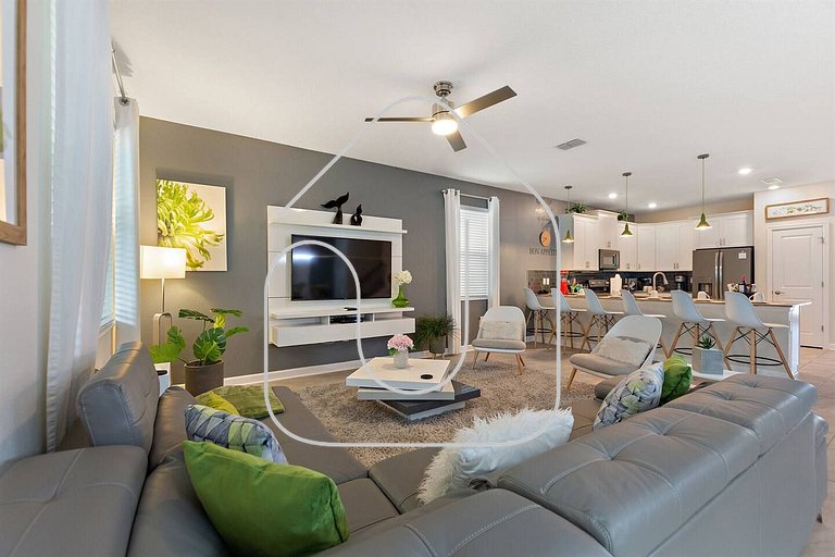 Bookmark Villa 8BR @ Storey Lake w/ Pool