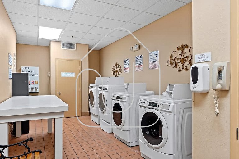 Pool View Suite – Near Disney, 1BR Comfort