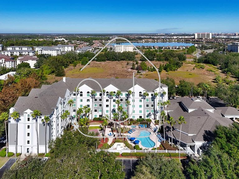 Pool View Suite – Near Disney, 1BR Comfort