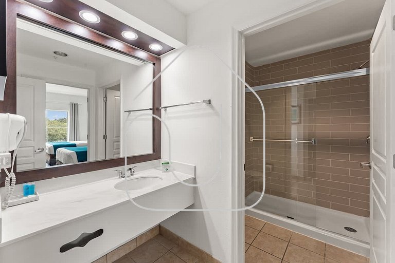 Pool View Suite – Near Disney, 1BR Comfort