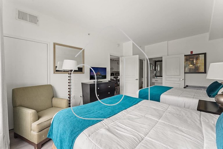 Pool View Suite – Near Disney, 1BR Comfort