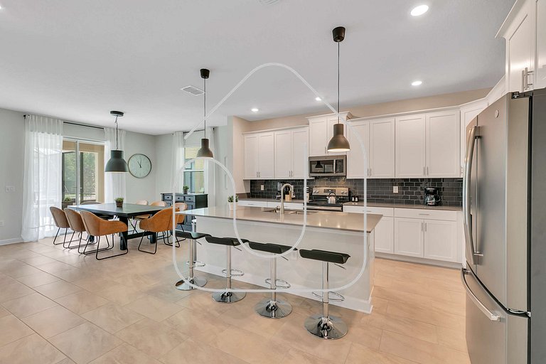 Storey Lake 6BR Home w/ Pool & Game Room