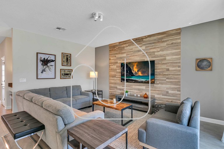 Storey Lake 6BR Home w/ Pool & Game Room