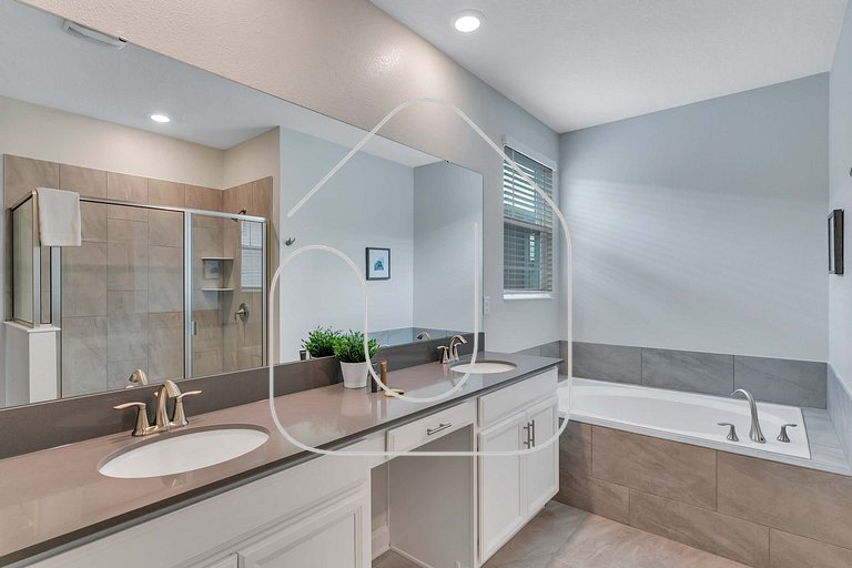 Storey Lake 6BR Home w/ Pool & Game Room