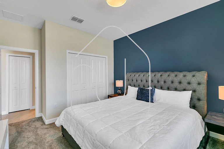 Storey Lake 6BR Home w/ Pool & Game Room