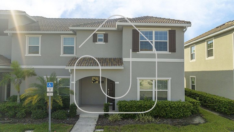 Storey Lake 5BR Townhome w/ Pool – 8mi to Disney