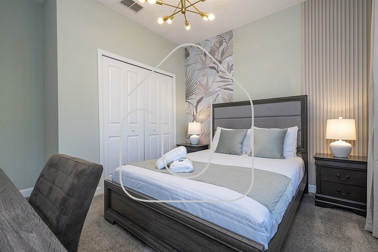 Storey Lake 5BR Townhome w/ Pool – 8mi to Disney