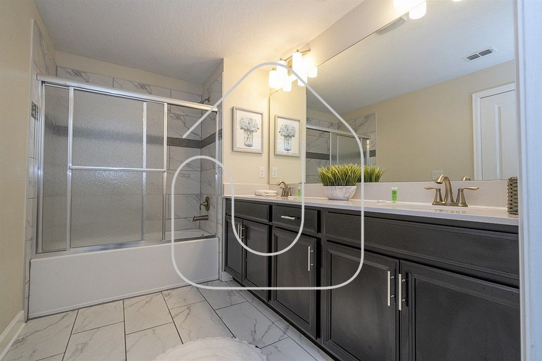 Storey Lake 5BR Townhome w/ Pool – 8mi to Disney