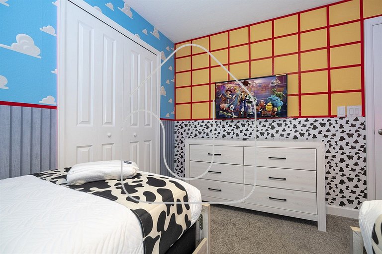 Storey Lake 5BR Townhome w/ Pool – 8mi to Disney