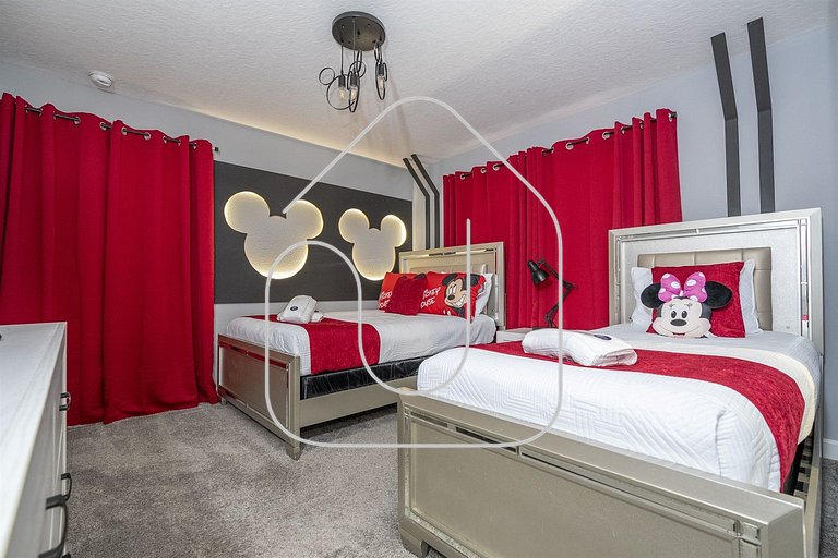 Storey Lake 5BR Townhome w/ Pool – 8mi to Disney