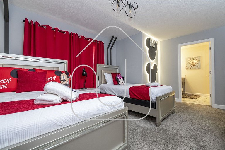 Storey Lake 5BR Townhome w/ Pool – 8mi to Disney