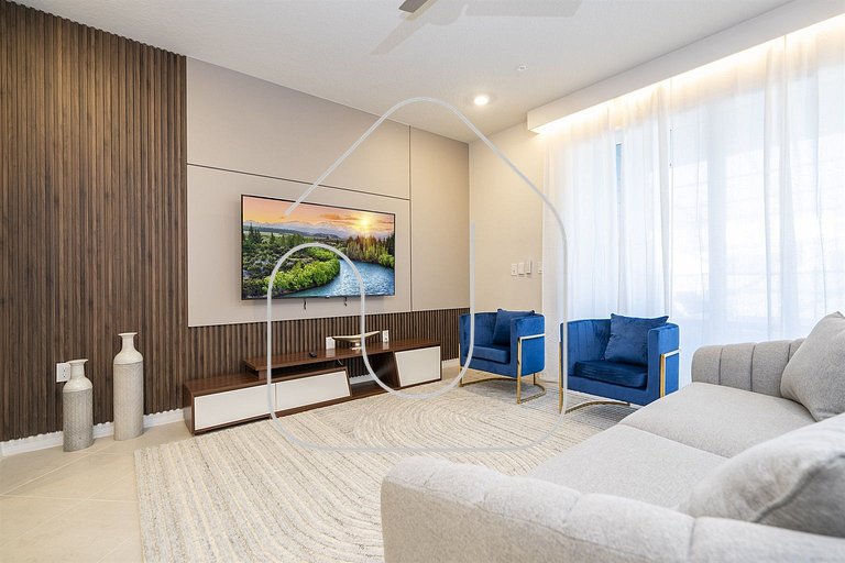 5BR Windsor Cay Pool Home with Game Loft