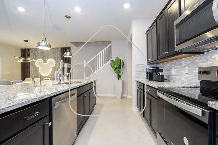 5BR Windsor Cay Pool Home with Game Loft