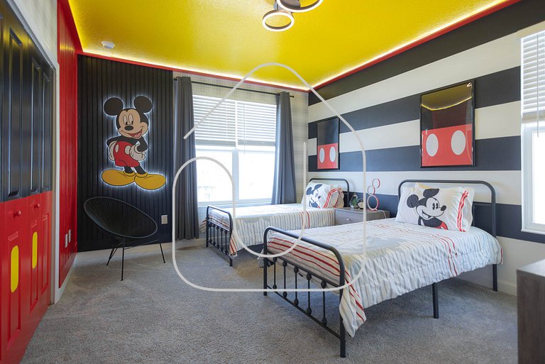 Storey Lake 5BR Home with Private Pool