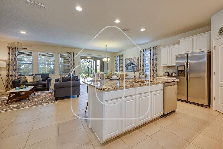 6BR/6BA Private Pool Home in Solterra