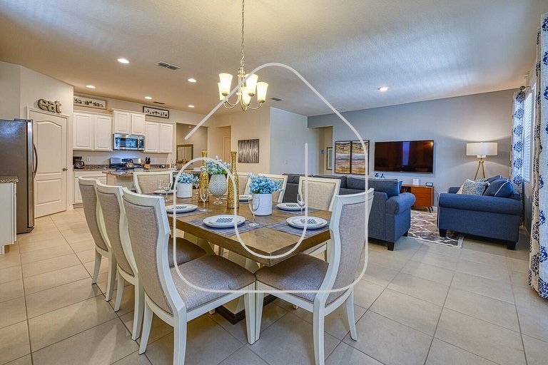 6BR/6BA Private Pool Home in Solterra