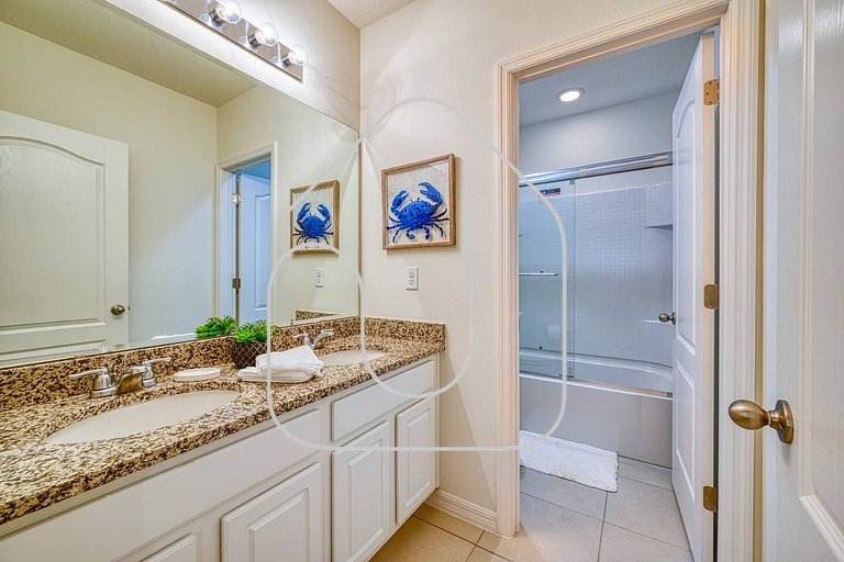 6BR/6BA Private Pool Home in Solterra