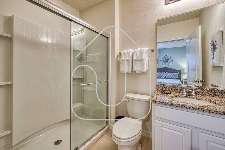 6BR/6BA Private Pool Home in Solterra