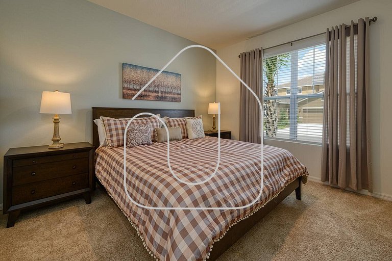 6BR/6BA Private Pool Home in Solterra