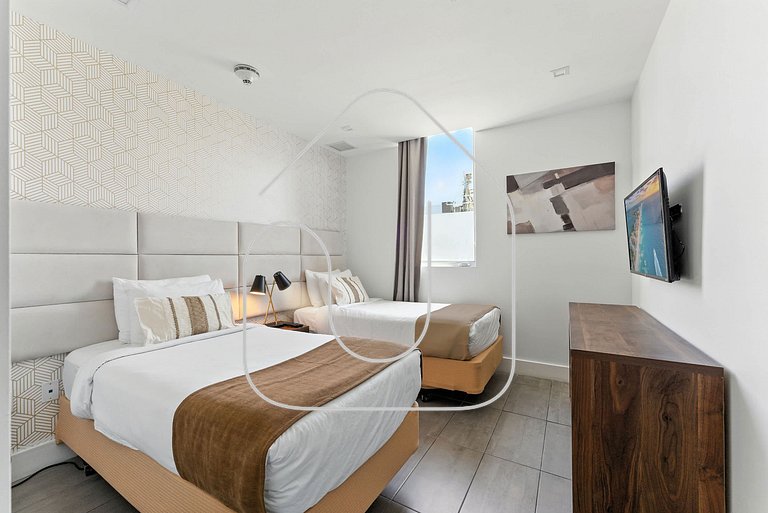 Stylish 2BR Apt in South Beach Walk to Beach