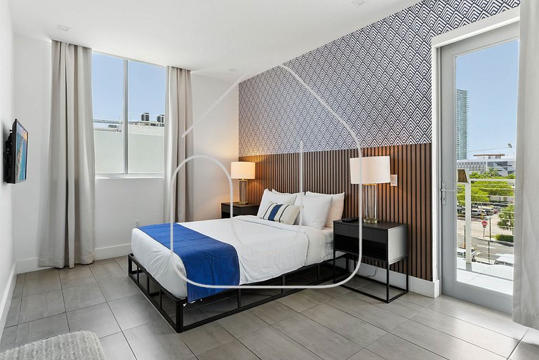 South Beach 2BR Near Beach, Dining & Nightlife