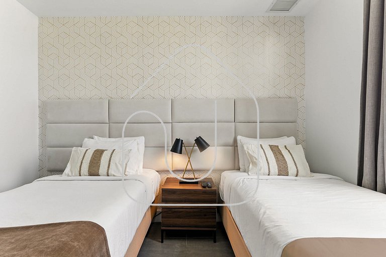 South Beach 2BR Near Beach, Dining & Nightlife