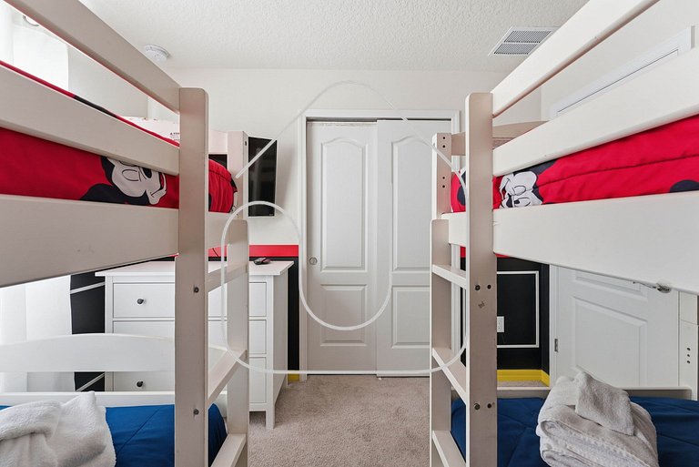 Modern 5BR Villa w/ Private Pool at Windsor