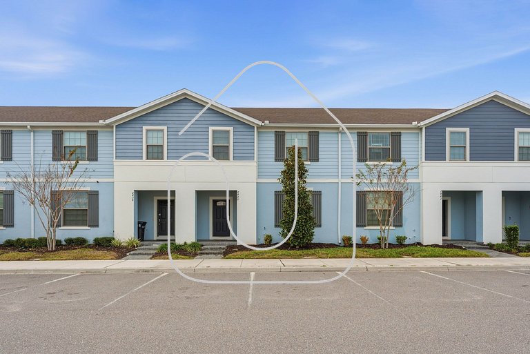 Modern 5BR Villa w/ Private Pool at Windsor