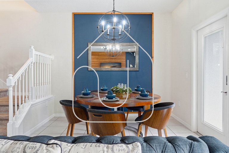 Modern 5BR Villa w/ Private Pool at Windsor