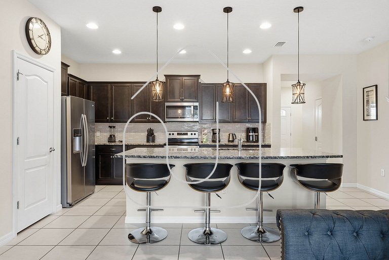 Modern 5BR Villa w/ Private Pool at Windsor