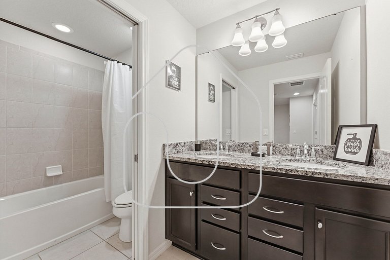 Modern 5BR Villa w/ Private Pool at Windsor