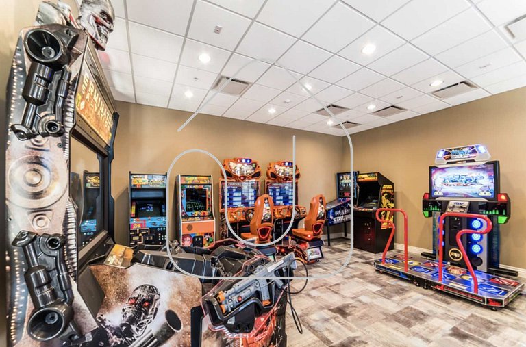 Modern 5BR Villa w/ Private Pool at Windsor