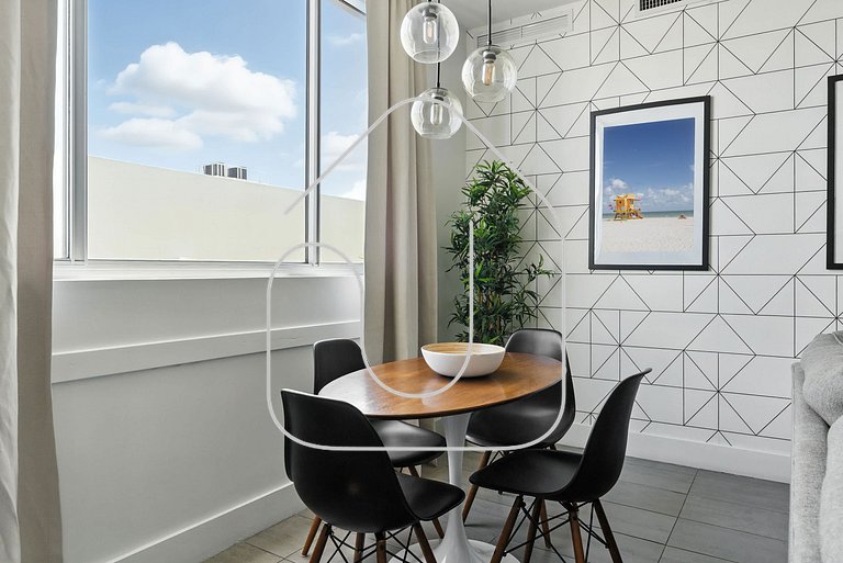 South Beach 2BR Apt 5min to Beach & Nightlife