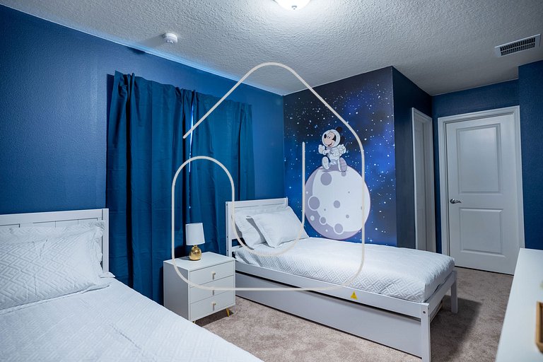 10BR Windsor Cay Resort Home + Private Pool