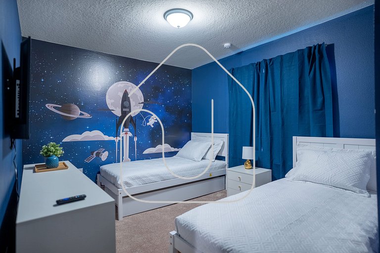 10BR Windsor Cay Resort Home + Private Pool