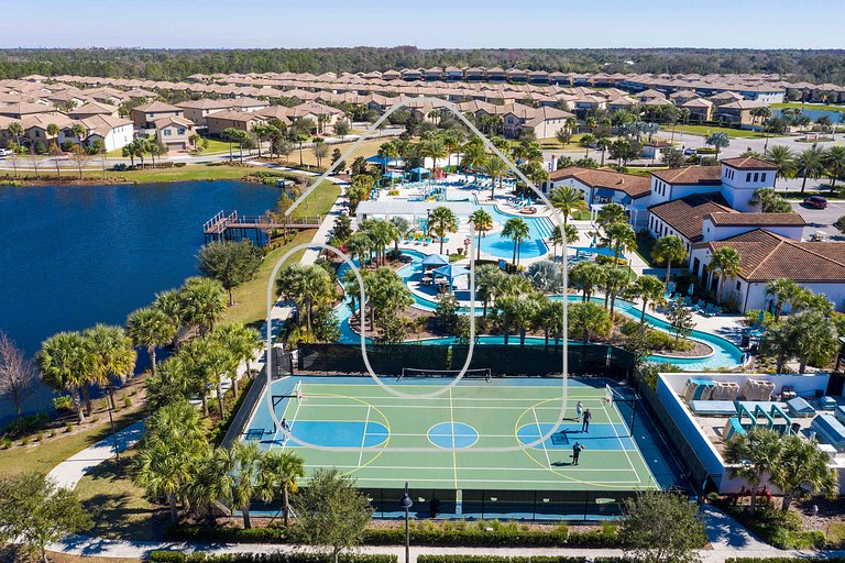 8BR Home for 18 w/ Private Pool – Windsor