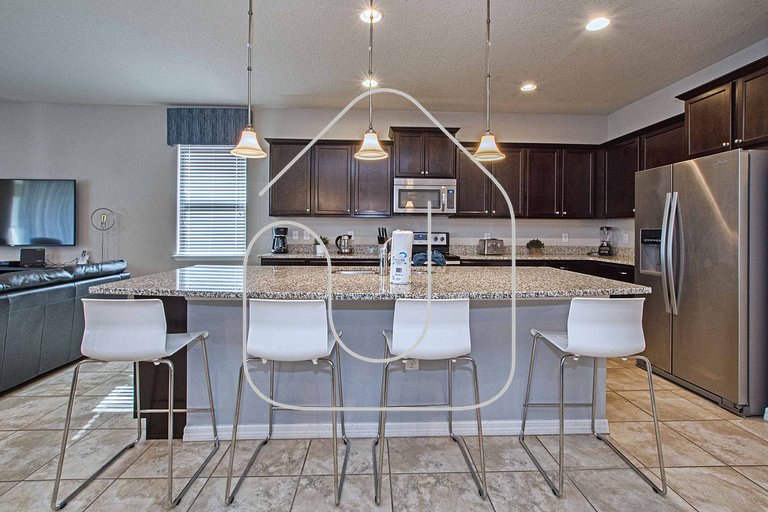 8BR Home for 18 w/ Private Pool – Windsor