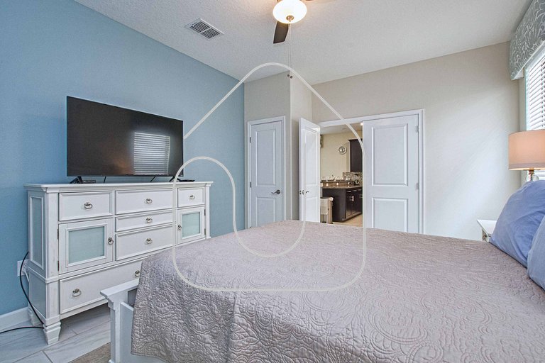 7BR Home for 15 w/ Private Pool – Champions