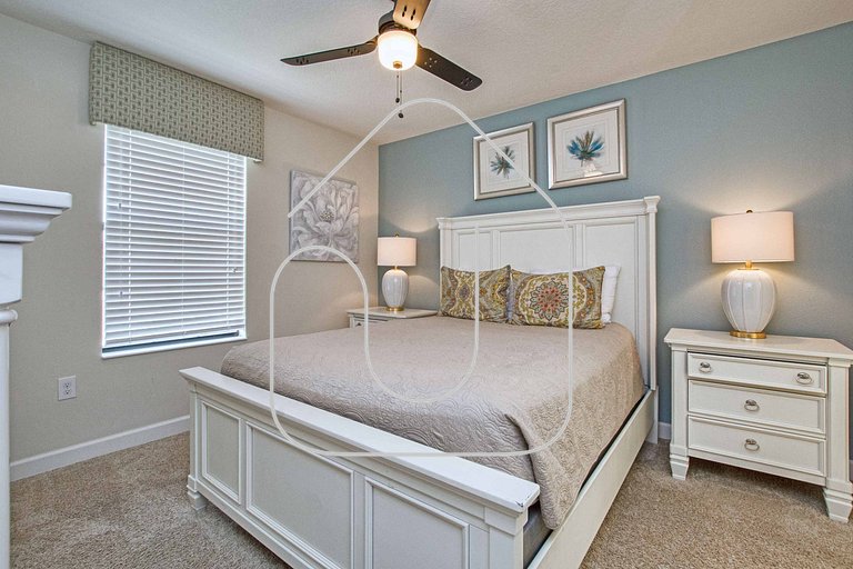 7BR Home for 15 w/ Private Pool – Champions