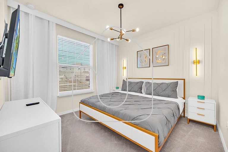 Modern 5BR Home w/ Pool at Windsor Island